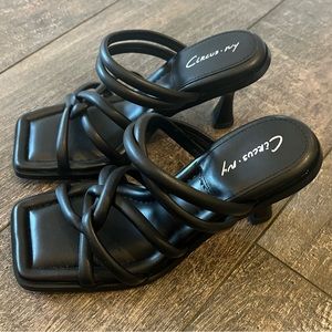 Savanna Strappy Sandal
CIRCUS BY SAM EDELMAN